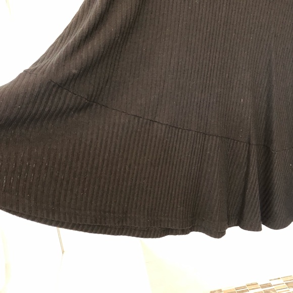 Banana Republic summer flounce skirt, unlined. Size M. Barely worn. - Picture 4 of 5